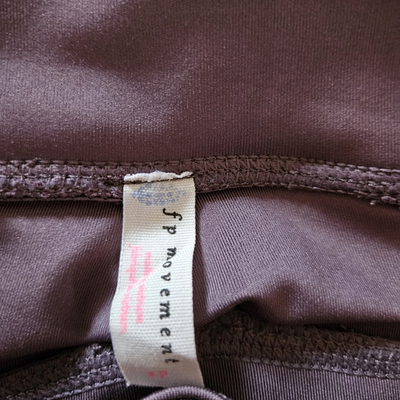 Free People Women's Purple Mauve 3/4 Leggings Size Small - Picture 3 of 7